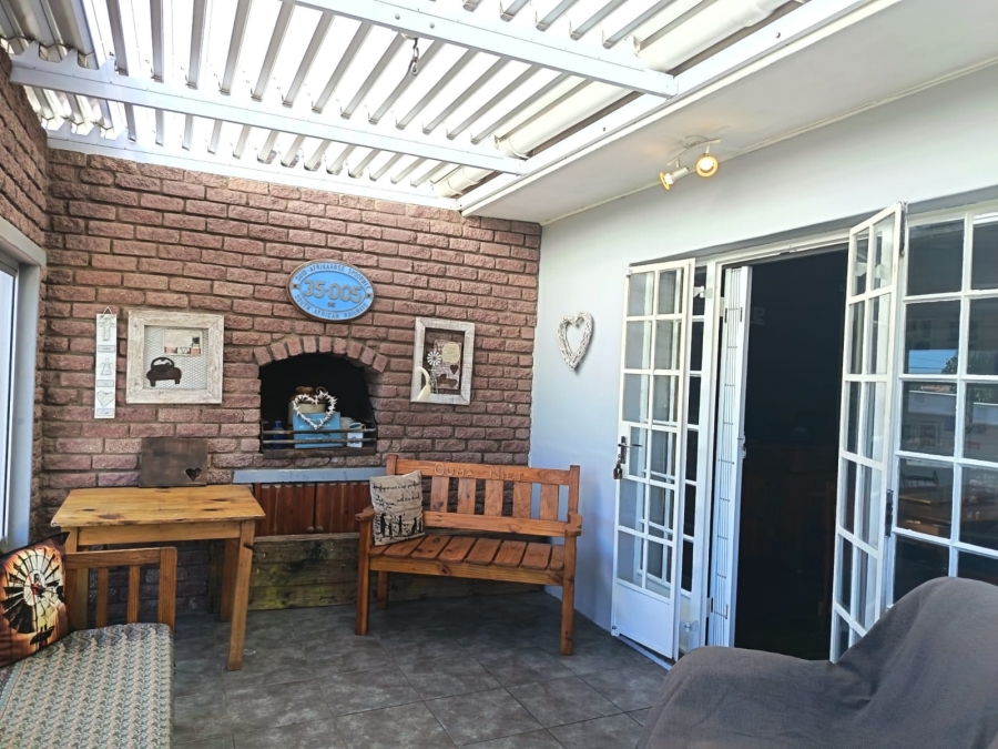 4 Bedroom Property for Sale in Vanes Estate Eastern Cape